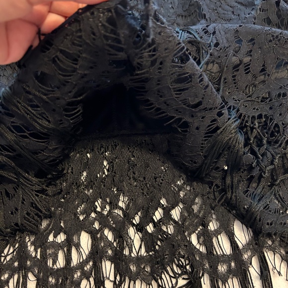 Romeo & Juliet Couture Lace Layered Fringe Short Sleeve Crop Top, Size S - Picture 12 of 16